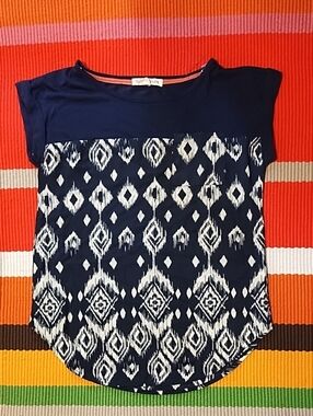 Rewind Navy and White Patterned Tunic Top EUC Size XS.